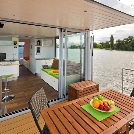 Botel Houseboat On The Dahme